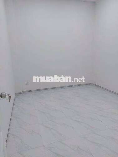 Nhà 5❌14 cấp 4 mới đẹp 2pn 1wc hẻm 3 gác gần nhà thờ lạc quang