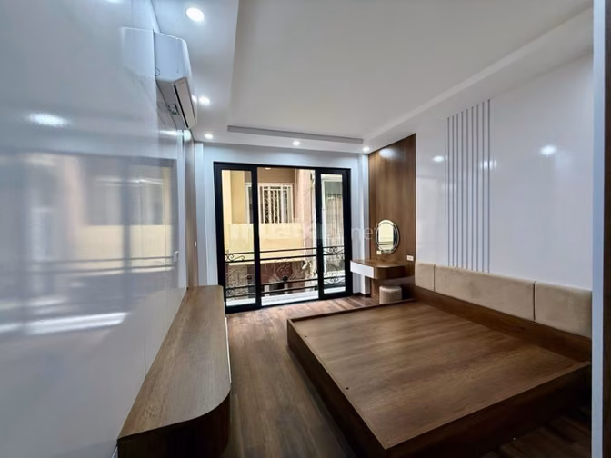 NHÀ MỚI HOÀNG HOA THÁM TÂY HỒ 5T QUY HOẠCH RA SÁT PHỐ GIÁ NHỈNH 9 TỶ