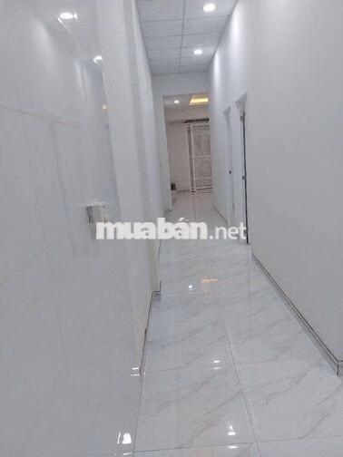 Nhà 5❌14 cấp 4 mới đẹp 2pn 1wc hẻm 3 gác gần nhà thờ lạc quang