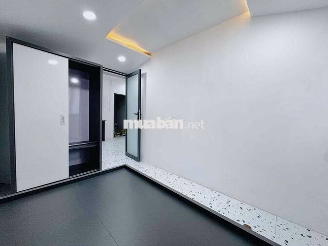 TRỐNG 2 CĂN DẠNG 2 PHÒNG NGỦ TRONG TOÀ, BAN CÔNG CỬA SỔ THOÁNG MÁT