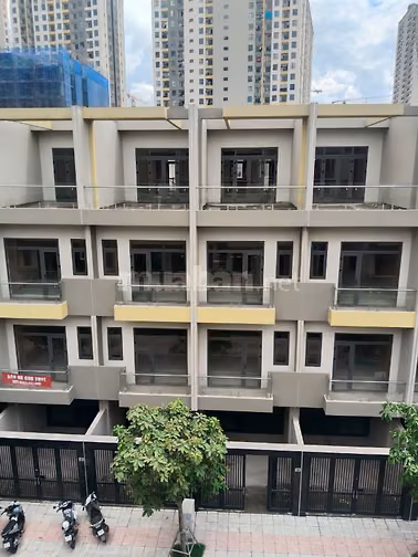 CHO THUÊ NHÀ PHỐ THƯƠNG MẠI BCONS UNI VALLEY – CHỈ 15 TRIỆU/THÁNG