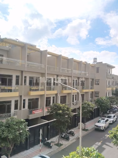 CHO THUÊ NHÀ PHỐ THƯƠNG MẠI BCONS UNI VALLEY – CHỈ 15 TRIỆU/THÁNG