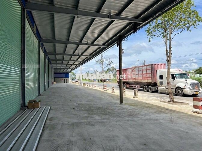 Kho xưởng bãi 2.200 m² có PCCC tự động và điện 3 pha, lộ Container