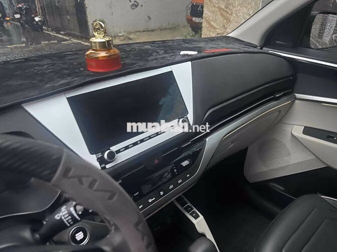 Kia Carens 2025 Luxury Đen 7 chỗ 7000km