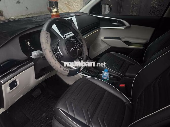 Kia Carens 2025 Luxury Đen 7 chỗ 7000km