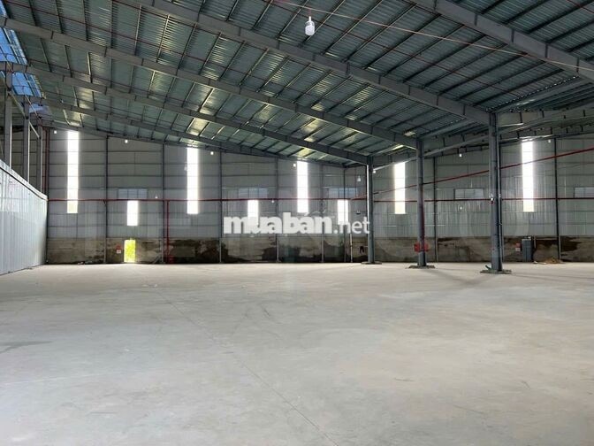 Kho xưởng bãi 2.200 m² có PCCC tự động và điện 3 pha, lộ Container