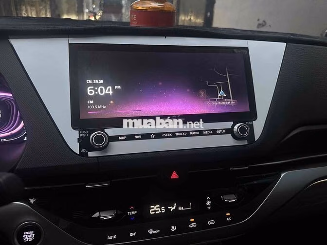 Kia Carens 2025 Luxury Đen 7 chỗ 7000km