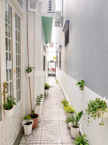 Chính chủ bán nhà hẻm 8/... Hồ Hảo Hớn Q.1 - Ngang 6m x 5m chỉ 5,7 tỷ