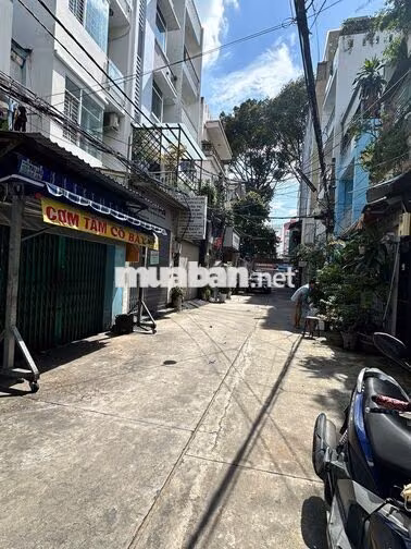 HXH Nguyễn Tri Phương P9 Q10-4x15m-3 tầng 3PN 3WC-Giá 20tr/th