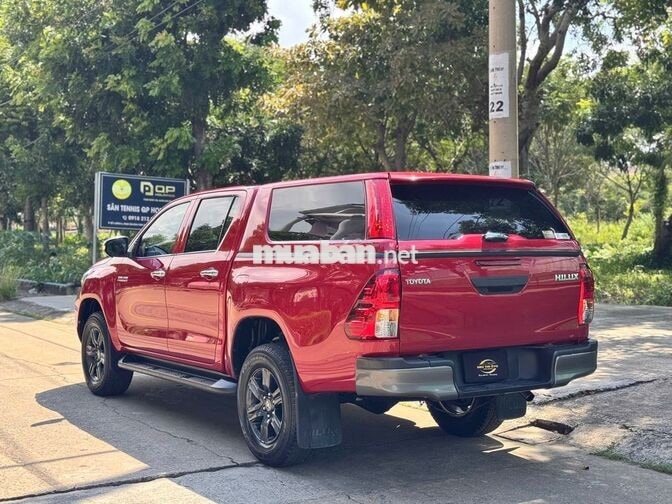 Toyota Hilux 2021 2.4 4x2 MT Đỏ
