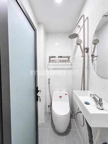 Chính chủ bán nhà hẻm 8/... Hồ Hảo Hớn Q.1 - Ngang 6m x 5m chỉ 5,7 tỷ