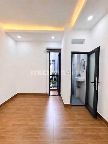 Chính chủ bán nhà hẻm 8/... Hồ Hảo Hớn Q.1 - Ngang 6m x 5m chỉ 5,7 tỷ