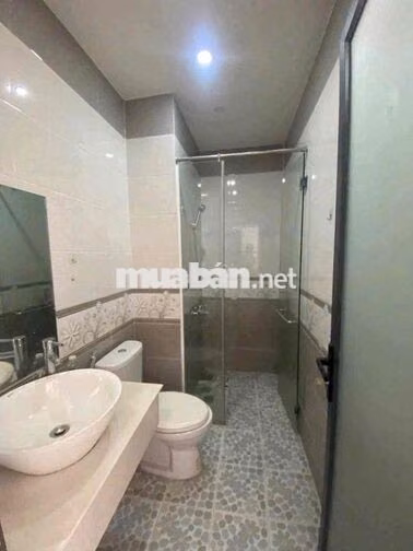 Cho thuê nhà phố khu dân cư 4Pn 4wc có nội thất cơ bản