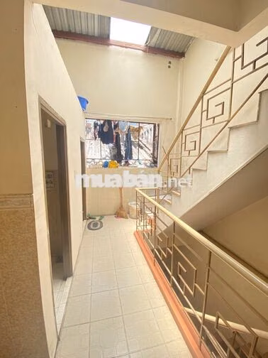 Phòng trọ 10m2 mặt tiền đường Cao Văn Lầu, Quận 6 cũ