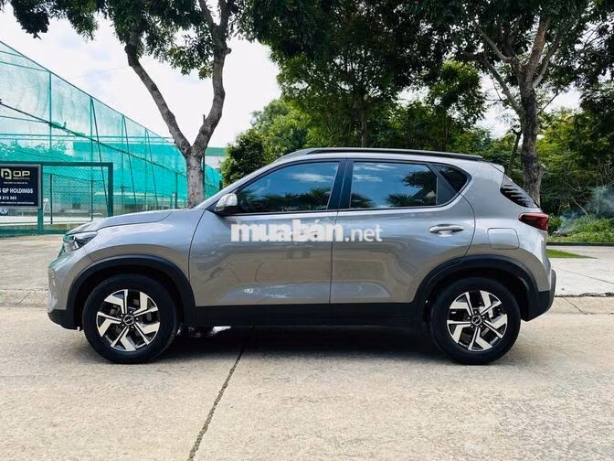 Kia Sonet 2024 Deluxe Xám 22.000 km