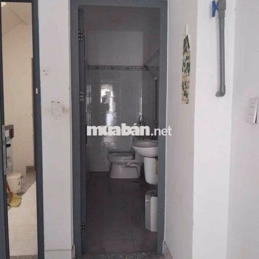 Phòng máy lạnh có ban công lầu 2 khu dân cư An Sương quận 12