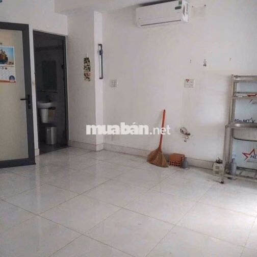 Phòng máy lạnh có ban công lầu 2 khu dân cư An Sương quận 12