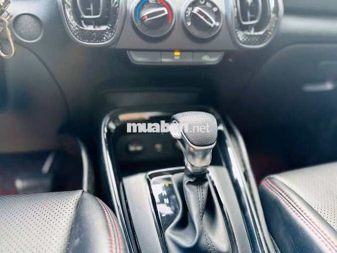 Kia Sonet 2024 Deluxe Xám 22.000 km
