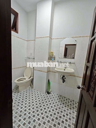 cho thuê nhà mặt tiền đối diện công viên kdc Bình Phú