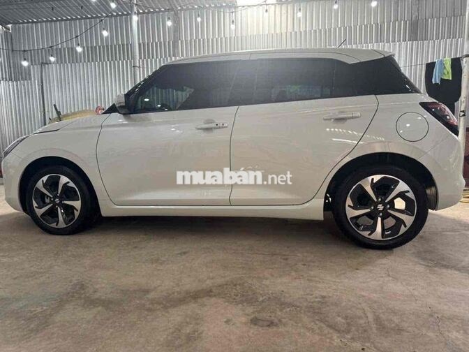 Suzuki Swift 2025 Hybrid Trắng 7000km