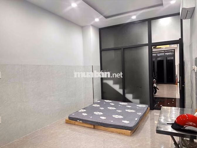 PHÒNG 20M² TẦNG TRỆT CÓ GIẾNG TRỜI – GẦN SÂN BAY T3 – 5,6 TRIỆU/THÁNG