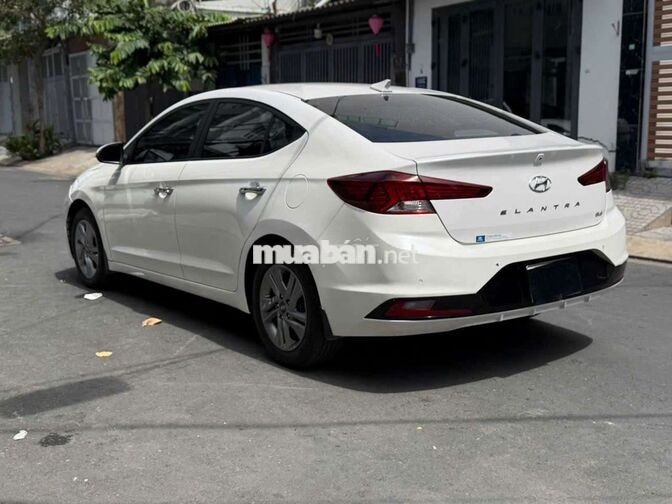 Hyundai Elantra 2021 1.6 Tự động Trắng 85.000 km