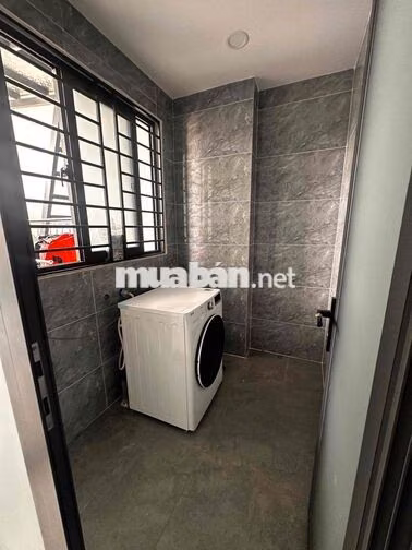 PHÒNG 20M² TẦNG TRỆT CÓ GIẾNG TRỜI – GẦN SÂN BAY T3 – 5,6 TRIỆU/THÁNG