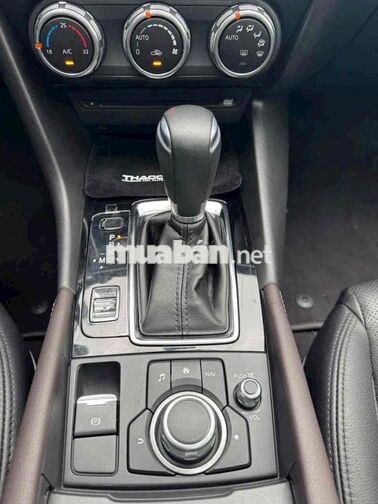 Mazda Mazda 3 2017 Trắng Tự động 10000 km