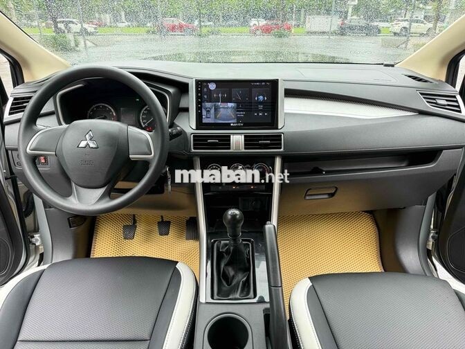 Mitsubishi Xpander 1.5 MT 2021 Bạc 7 chỗ