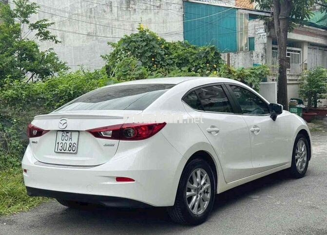 Mazda Mazda 3 2017 Trắng Tự động 10000 km