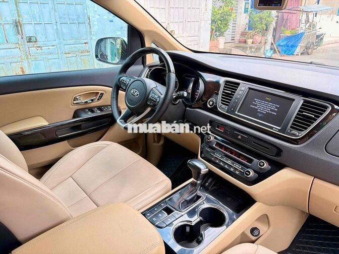 KIA Sedona 2.2 DATH Model 2019 Trắng