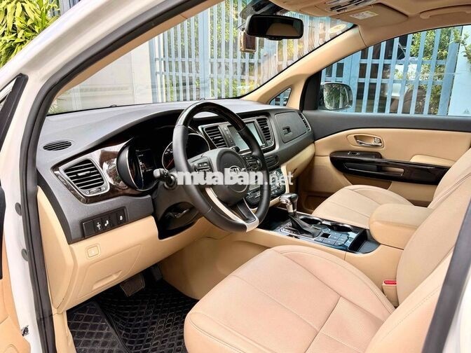 KIA Sedona 2.2 DATH Model 2019 Trắng