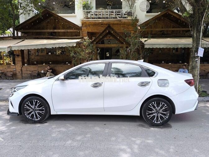 Kia K3 2022 1.6 bản đủ Trắng Siêu lướt