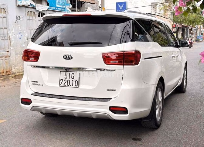 KIA Sedona 2.2 DATH Model 2019 Trắng