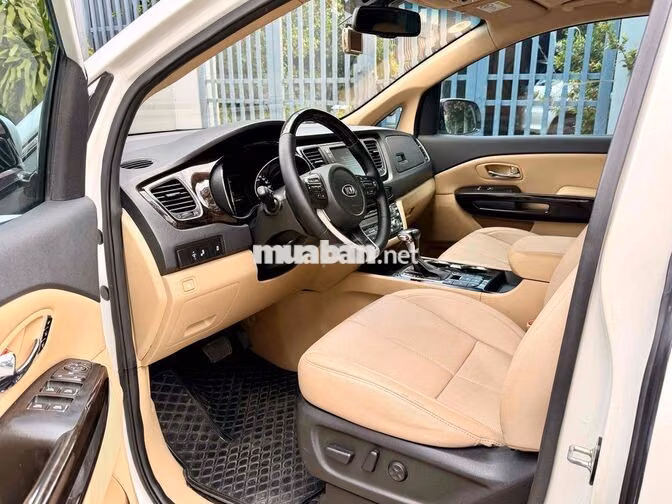 KIA Sedona 2.2 DATH Model 2019 Trắng