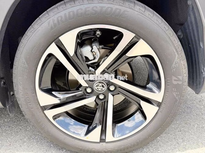 Toyota Yaris Cross HEV 2025 Trắng Hybrid 9.977 km