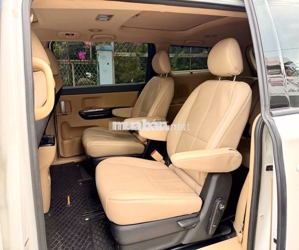 KIA Sedona 2.2 DATH Model 2019 Trắng