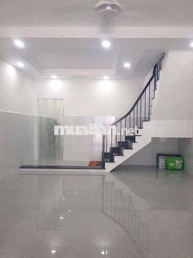 Nhà 2tầng 5❌20 đối diện trường học 3pn2wc tiện ở và kd buôn bán giá tl