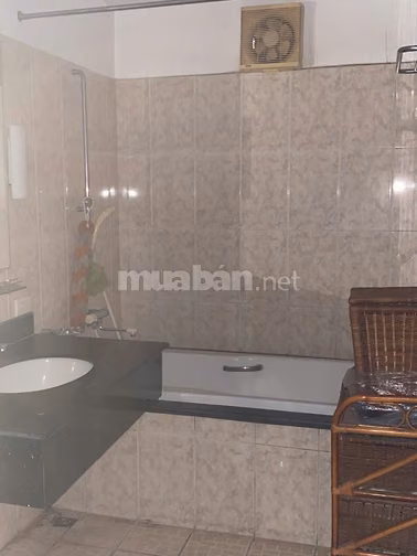 Cho thuê nhà riêng 140m gồm 4 ngủ ở Phố Hồng Hà - Hoàn kiếm - HN