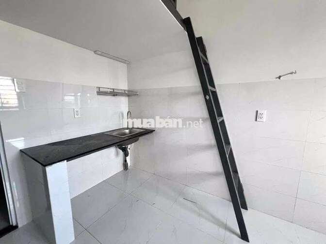 Phòng Trọ Sinh Viên Ban Công Gác Lớn, Gần Huflit Hóc Môn, ĐH GTVT