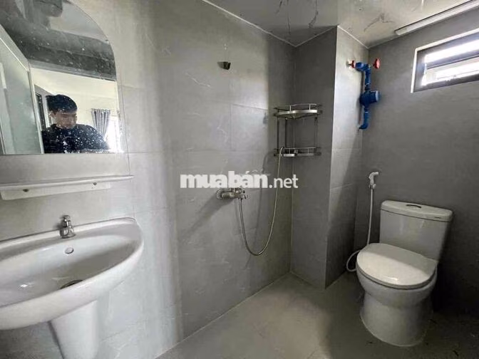 Phòng Trọ Sinh Viên Ban Công Gác Lớn, Gần Huflit Hóc Môn, ĐH GTVT