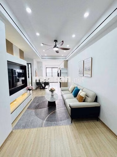 Bán gấp căn cc 2 ngủ view trọn hồ và công viên tại Linh Đàm