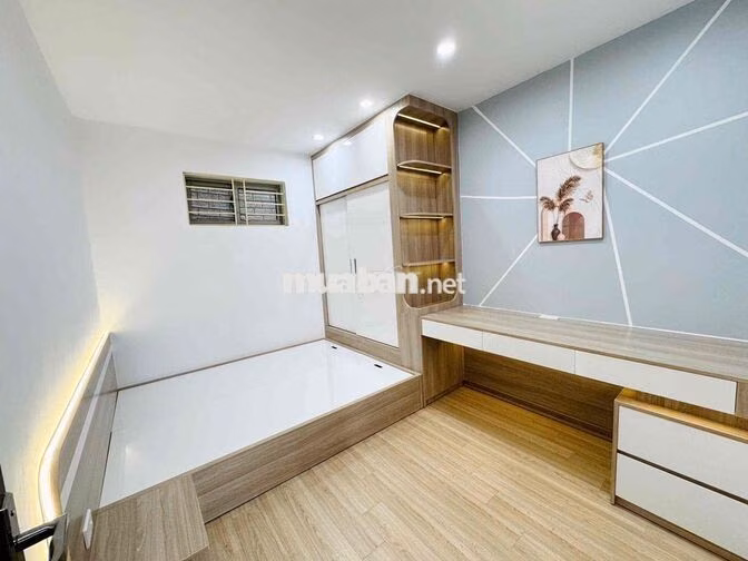 Bán gấp căn cc 2 ngủ view trọn hồ và công viên tại Linh Đàm