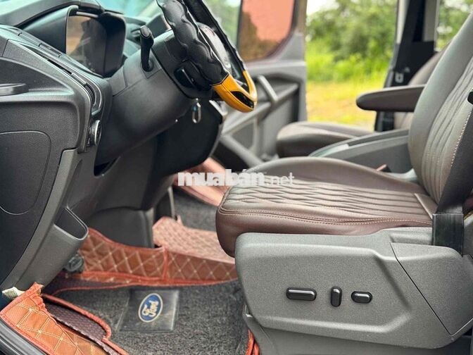 Ford Tourneo Titanium 2019 Nâu 7 chỗ
