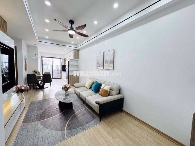 Bán gấp căn cc 2 ngủ view trọn hồ và công viên tại Linh Đàm