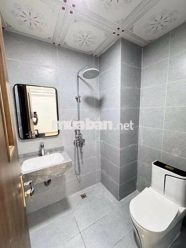 Bán gấp căn cc 2 ngủ view trọn hồ và công viên tại Linh Đàm