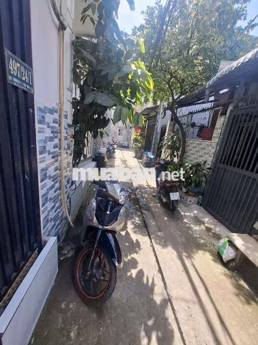 Nhà đức lững . Đường HT-17 củ giờ TTH .