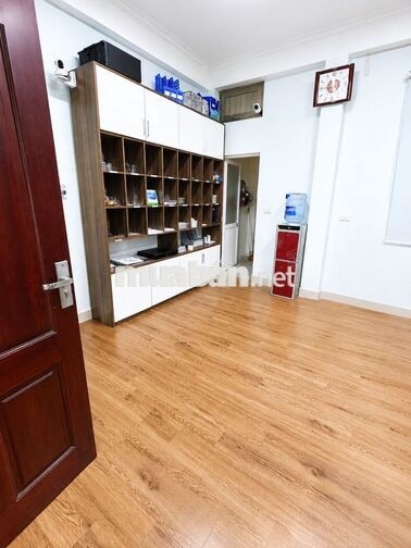 Văn phòng 35m² chỉ 6 triệu - Mặt phố Nguyễn Ngọc Vũ, view thoáng đẹp