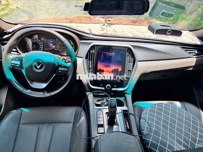 VinFast Lux A2.0 2021 Base Đỏ 50.000km