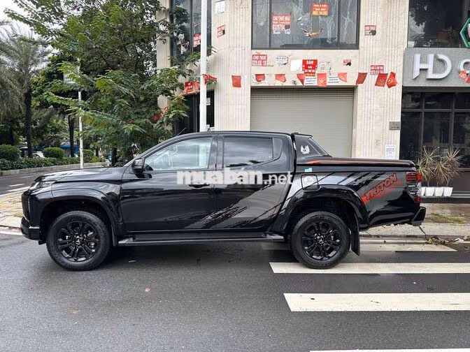 Mitsubishi Triton Athlete 4x4AT 2023 Đen 60000 km